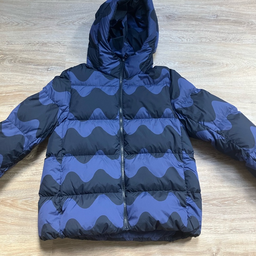 RARE Uniqlo Marimekko Black and Blue Wave “Light Down”